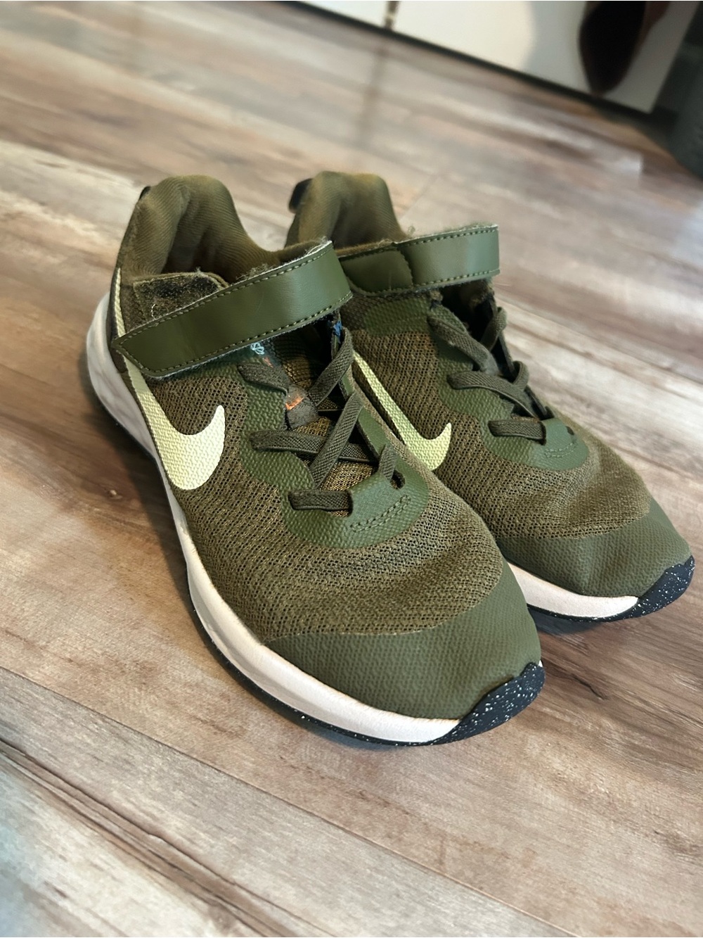 Nike Kids Revolution 6 Sneaker